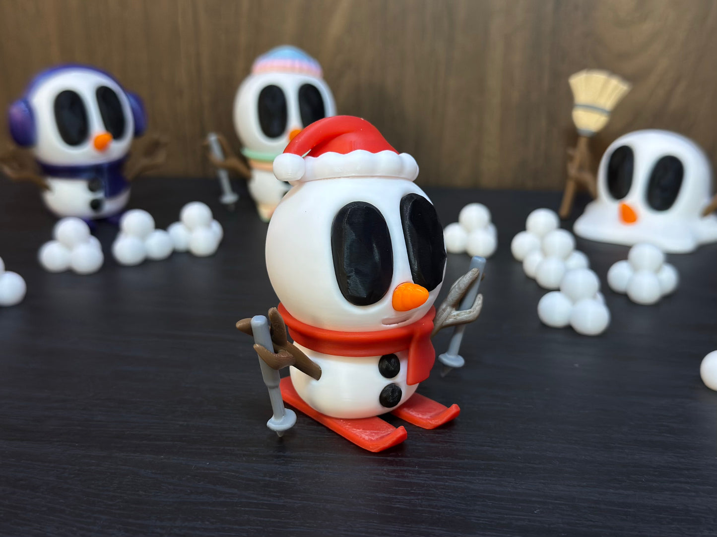 Santa Blob – Der Weihnachtsheld im Schneesturm | Handveredelte Schneemannfigur aus 3D-gedrucktem PLA Artikel-Nr.: 3DAS-2505-003