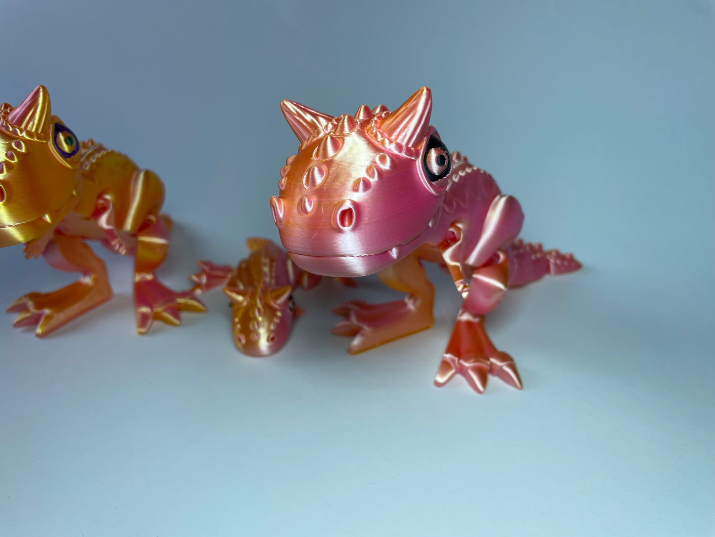 Carnotaurus – Flexi-Dino Figur | 3D-gedruckt mit PLA und PLA-Silk-Dual-Color · 3DruckAS