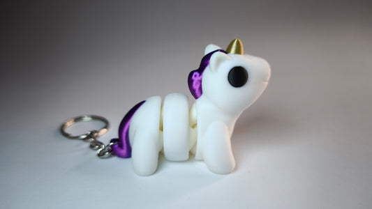 Anna das Flexi-Einhorn – Seitenansicht, 3D-gedruckt