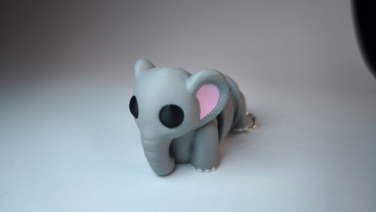 Gertl der Flexi-Elefant – kompakter Schlüsselanhänger aus PLA in Gra