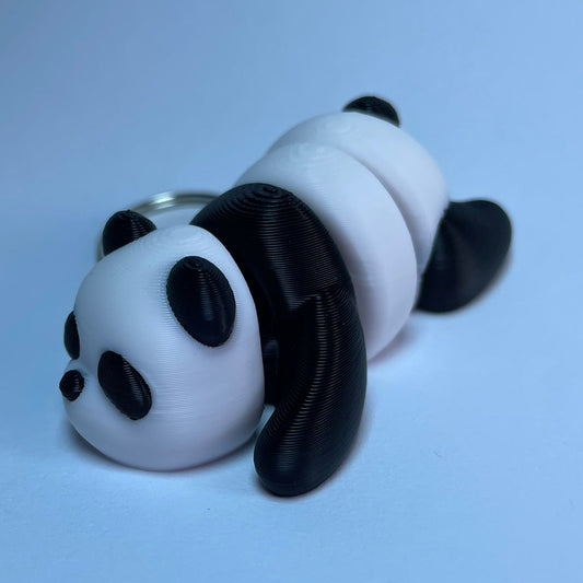 Detailansicht Bambu – 3D-gedruckter Panda Schlüsselanhänger aus PLA