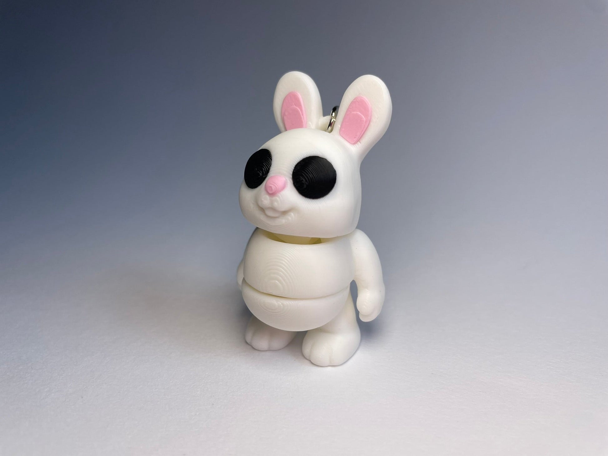 Detailansicht Pinky – beweglicher Hase Schlüsselanhänger aus PLA