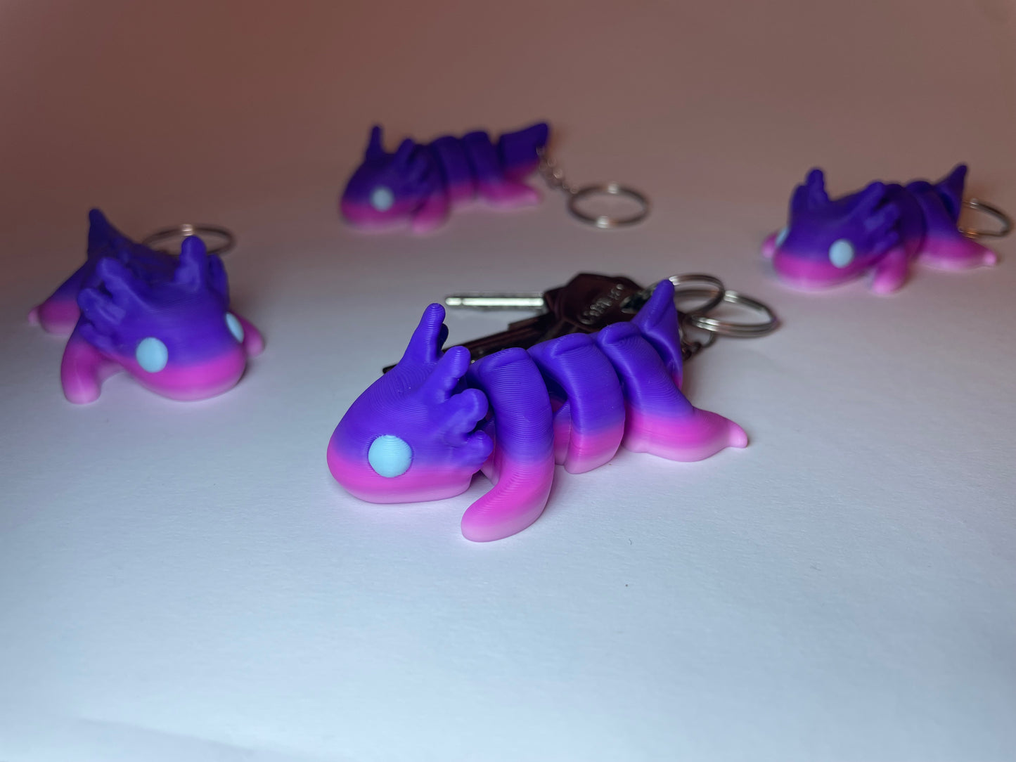 Mystica Flexi-Axolotl Sammlerfigur mit dynamischem Farbverlauf