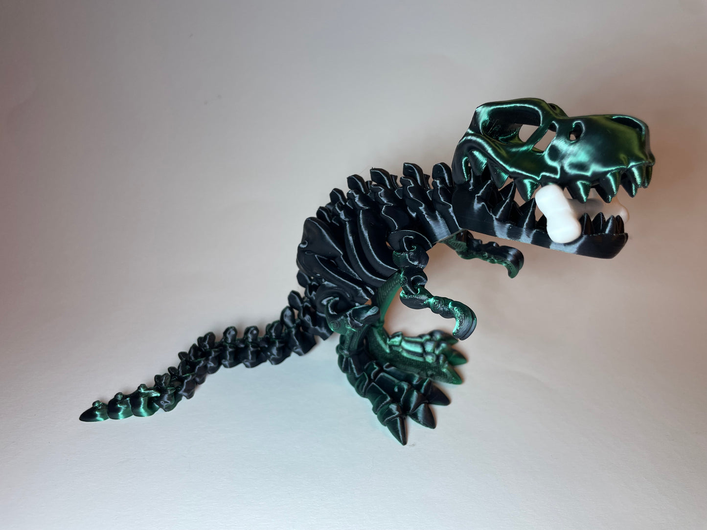3D-gedruckte T-Rex Skelettfigur mit beweglichem Kopf und Schwanz