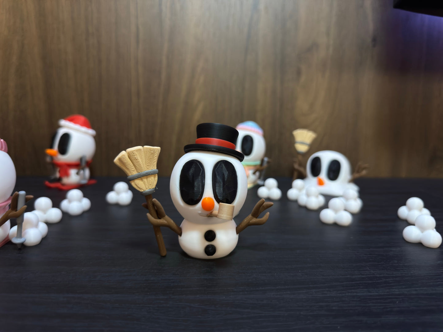 Mr. Freeze – Der Boss unter den Schneemännern | 3D-gedruckte Schneemannfigur aus PLA, handveredelt im Allgäu  Artikel-Nr.: 3DAS-2505-005