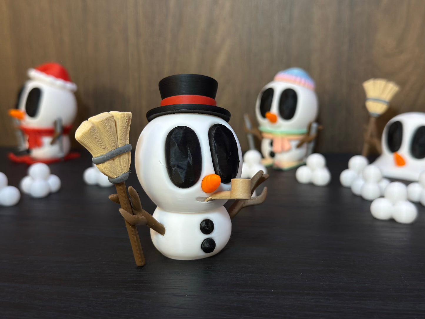 Mr. Freeze – Der Boss unter den Schneemännern | 3D-gedruckte Schneemannfigur aus PLA, handveredelt im Allgäu  Artikel-Nr.: 3DAS-2505-005