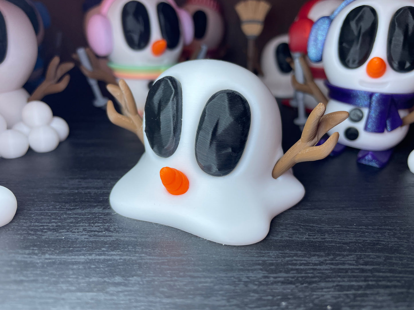 Schmelzi – Der Schneemann mit Charakter | 3D-gedruckte Dekofigur | 3D-gedruckte Schneemannfigur aus PLA, handveredelt im Allgäu  Artikel-Nr.: 3DAS-2505-004