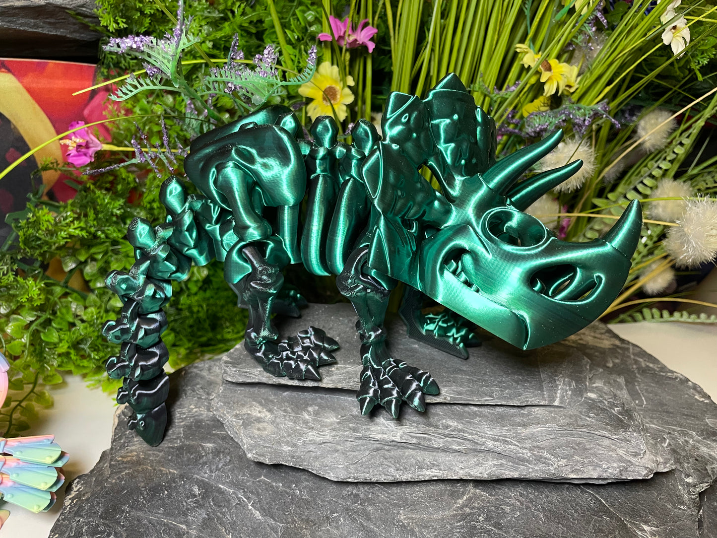 Triceratops (groß, ca. 13,5 cm) Flexi-Skelett, 3D-gedrucktes bewegliches Skelett Dino aus Silk-PLA/PLA, Fidget Figur, viele Farbvariationen zur Auswahl