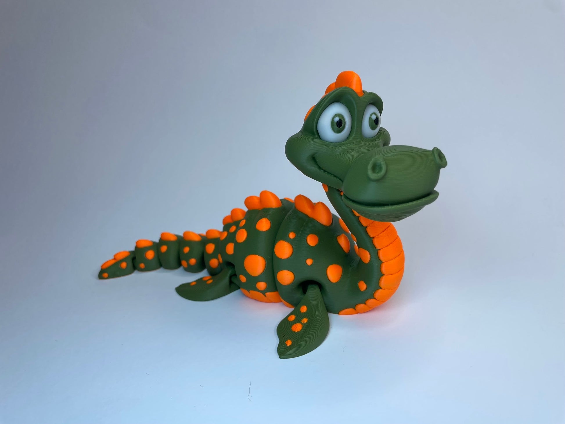 Flexi Figur Günter – Suesses Loch Ness Monster als bewegliche 3D-Druck Figur aus PLA, dekorativ und nachhaltig