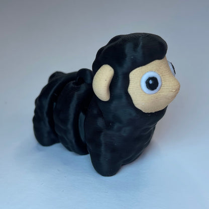 Adrian das Flexi-Schaf – 3D-gedruckter Schlüsselanhänger in Schwarz/Beige