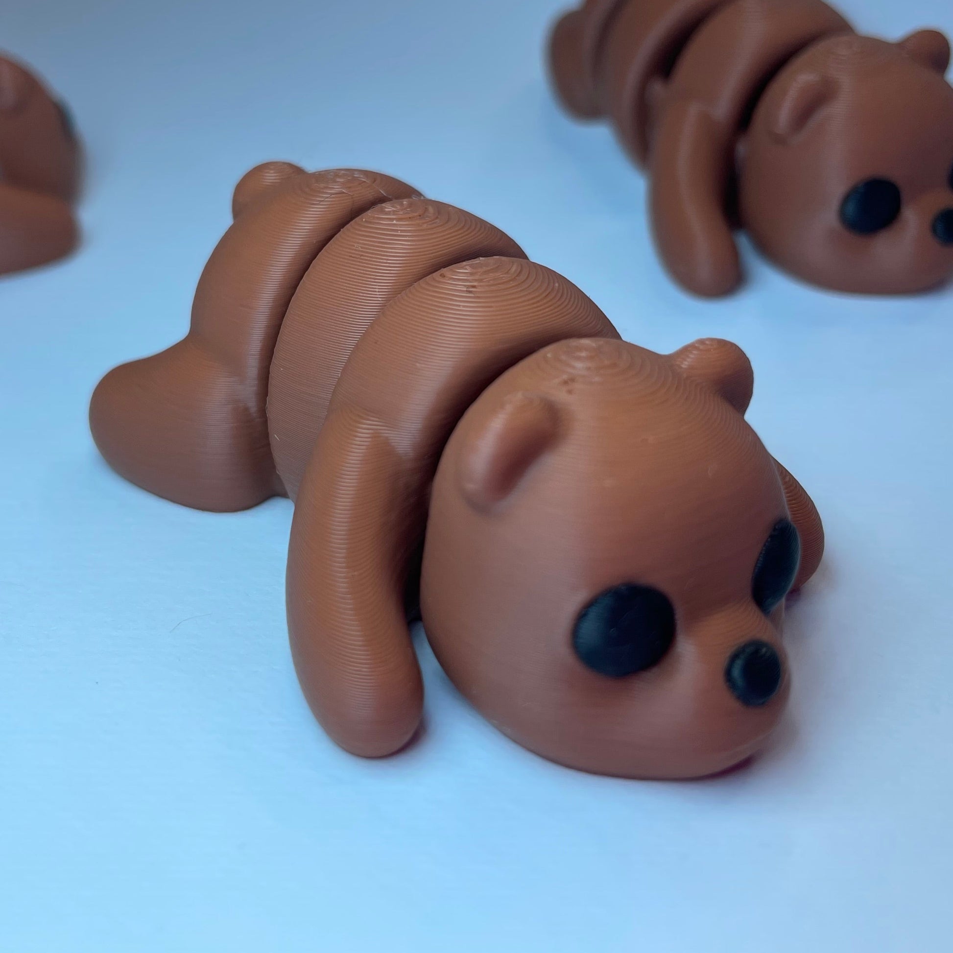 Bruno der Flexi-Braunbär, 3D-gedruckte Figur aus biobasiertem PLA, ideales Geschenk für Tierfreunde.