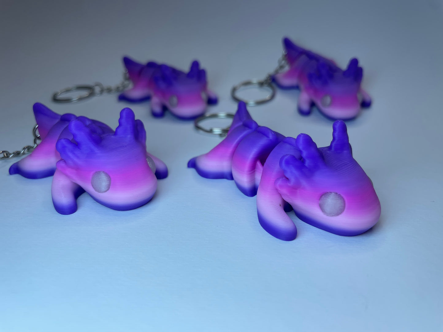Flexi-Axolotl Figur Saphira – nachhaltiger 3D-Druck, handveredelt im Allgäu.