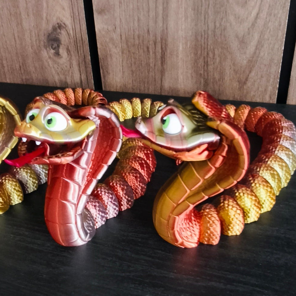 King Kobra – vollbewegliche 3D-gedruckte Schlangenfigur aus Silk PLA, ca. 38 cm gestreckt, Tricolor Metallic-Effekt, von 3DruckAS