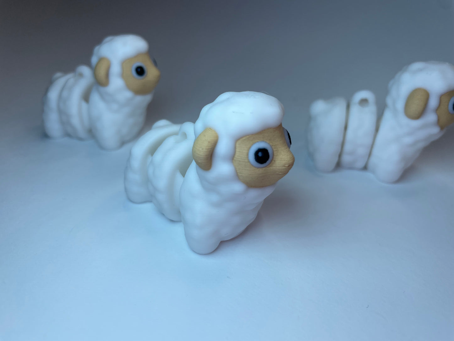 Kira Schaf – weiß-beiger 3D-Schlüsselanhänger Figur · 3DruckAS