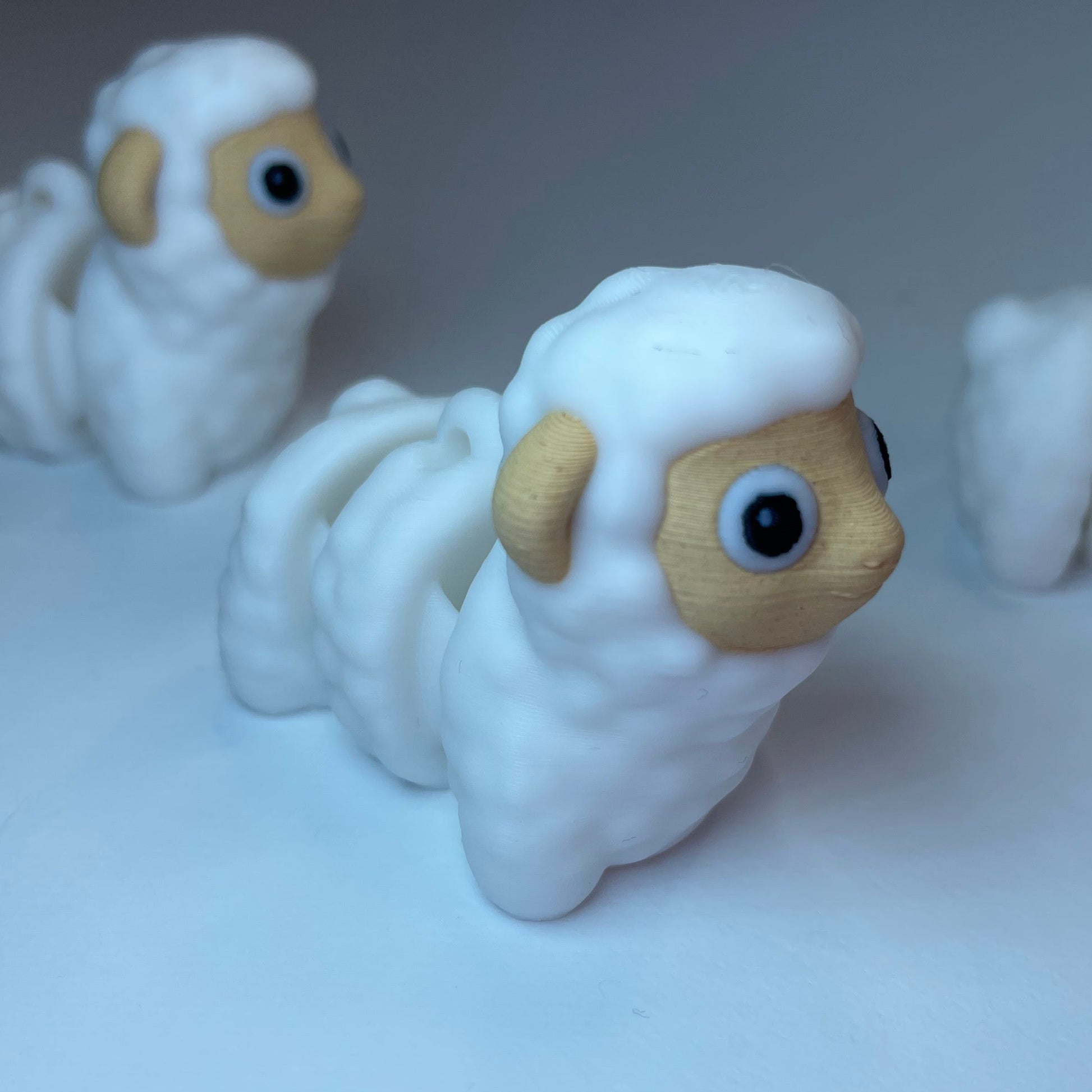 Kira Schaf – weiß-beiger 3D-Schlüsselanhänger Figur · 3DruckAS