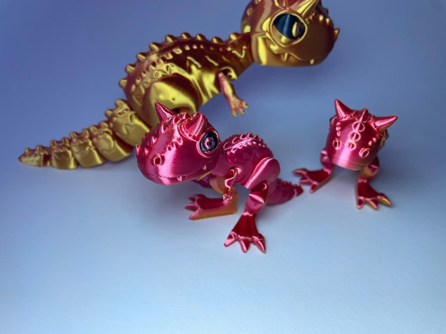 3D-gedruckter Flexi-Carnotaurus mit schimmerndem Dual-Color-Material