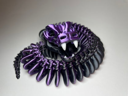 Schwarze Flexi Schlange mit violetter Farbe – bewegliche 3D-Schlange als Geschenk
