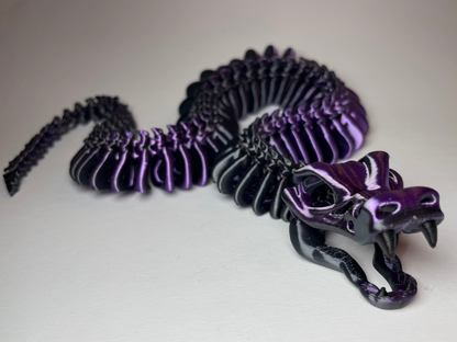 Schwarze Flexi Schlange mit violetter Farbe – bewegliche 3D-Schlange als Geschenk