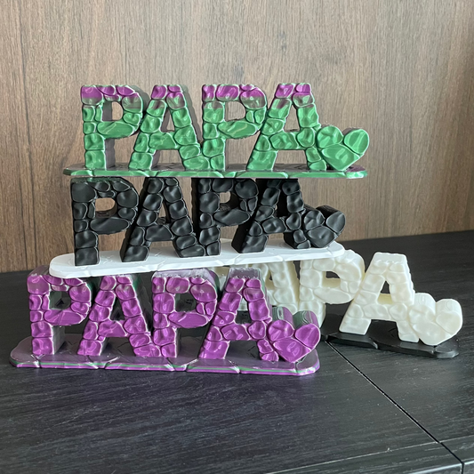 3D-gedruckter Schriftzug „PAPA" in Glitzer-Optik, vier Farbvarianten: Grün, Schwarz, Pink und Weiß, als Tischdeko oder Geschenk für Papa, von 3DruckAS