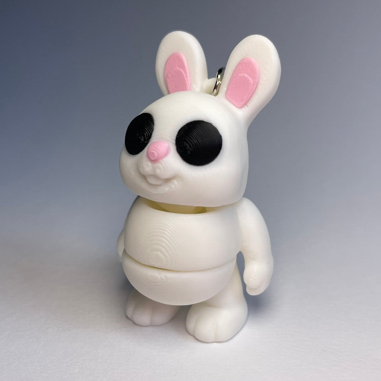 Detailansicht Pinky – beweglicher Hase Schlüsselanhänger aus PLA