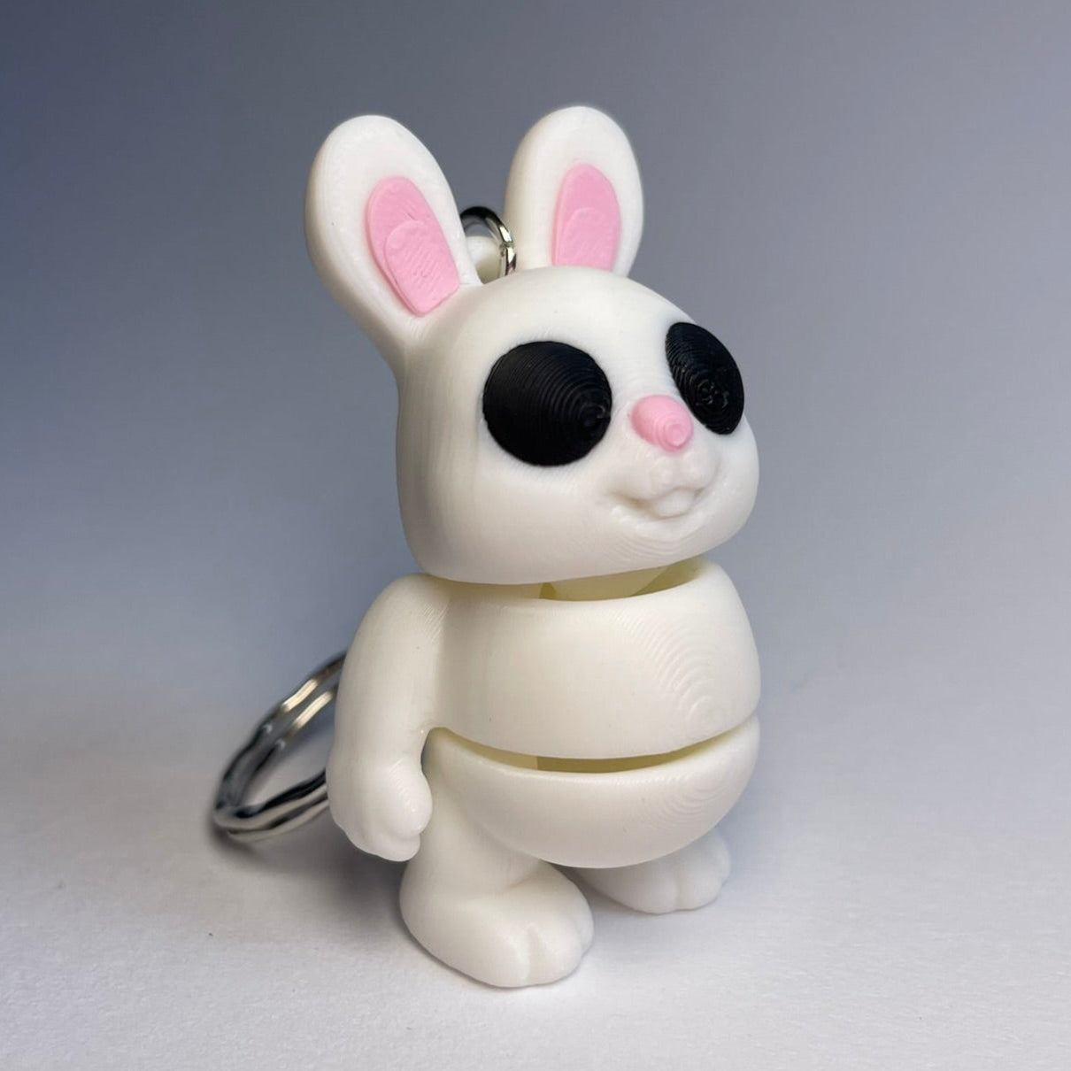 Pinky Hase – weißer 3D-Schlüsselanhänger mit rosa Ohren · 3DruckAS
