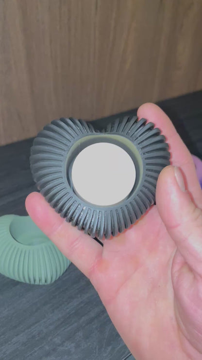 Herz-Teelichhalter geriffelt | NUR für LED-Teelichtkerze geeignet! | Moderne Minimalistisches Teelich-Herz | Valentinstag-Deko