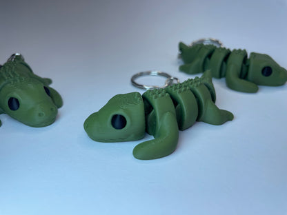Beweglicher 3D-gedruckter Krokodil-Anhänger Rocco mit Metallkette