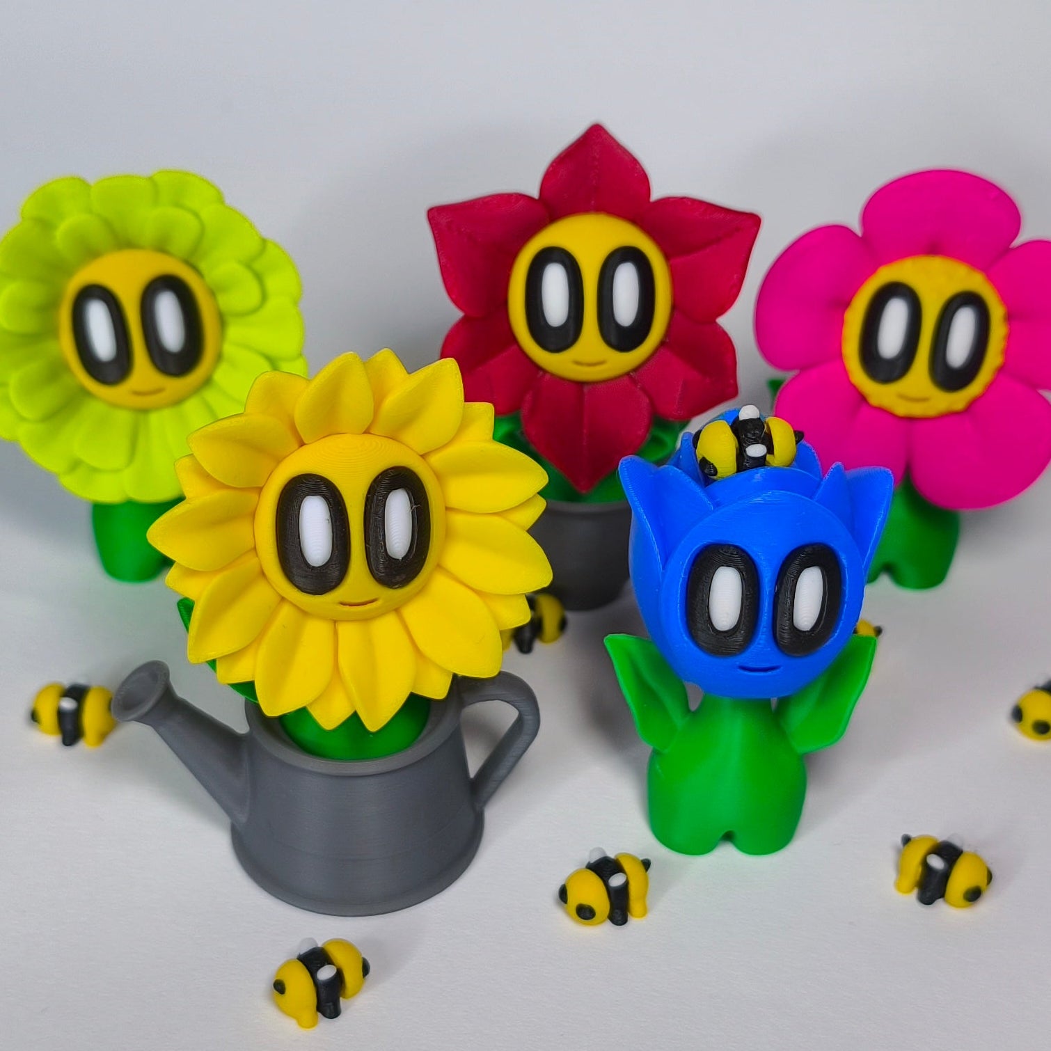 3d-druck-blumen-mit-gesicht in verschiedenen Variationen und Farben