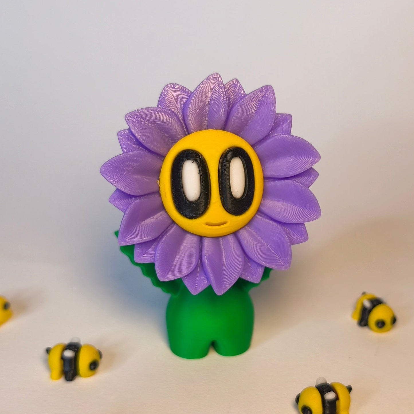 sunny-3d-druck-blume-mit-gesicht in violett